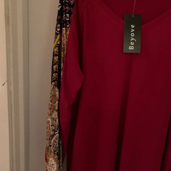 NWT BEYOVE - WMS TOP LONG SLEEVES V NECK size large - Picture 11 of 14